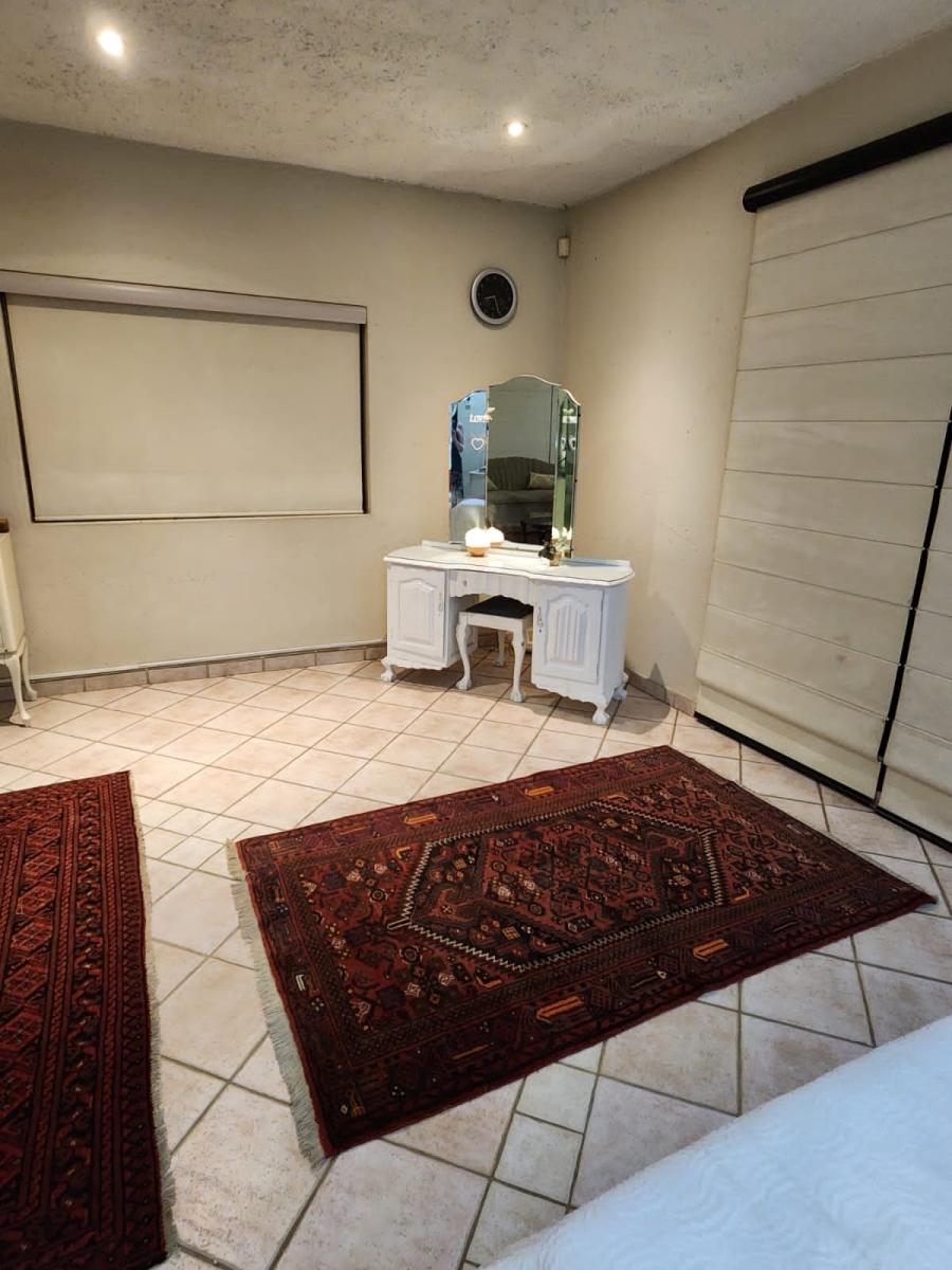 4 Bedroom Property for Sale in Ifafi North West